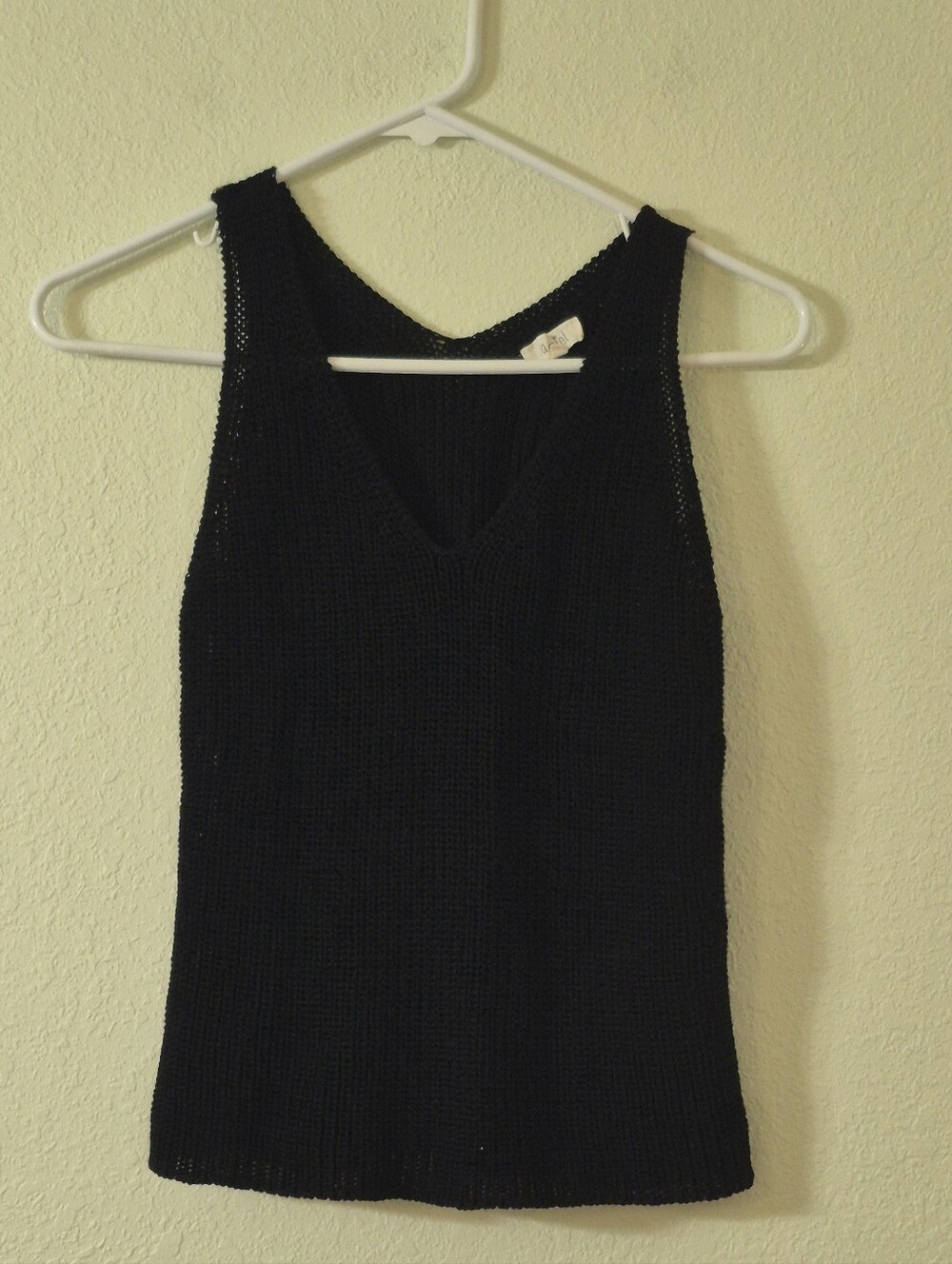 LA MIEL Black Knit V-Neck Tank